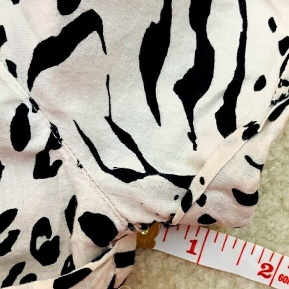 H&M Animal Print Pleated Cotton Cuff Pocket Elastic Waist Lightweight Shorts - Picture 9 of 16